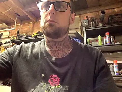 WIDBIGWHITECOCK online show from June 21, 2:50 am