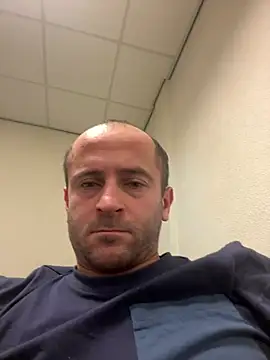 Majestik1 online show from February 5, 8:05 pm