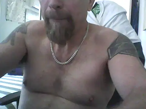 loudandproud online show from April 13, 10:43 pm