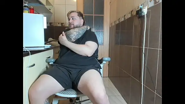 ashtondel online show from April 16, 2:00 am