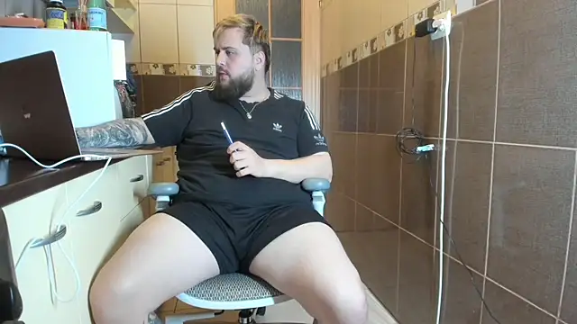 ashtondel online show from April 21, 2:48 am