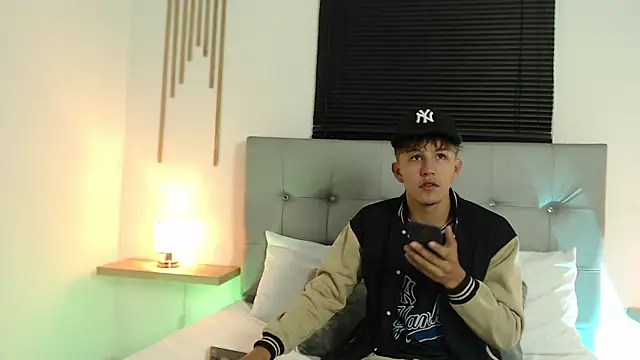 johnny blake  online show from February 3, 2:53 am