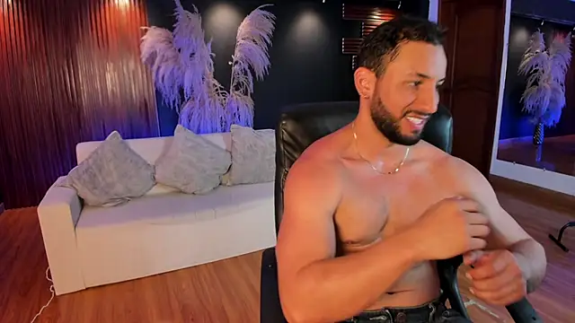 Dylann Carter online show from February 16, 8:51 pm