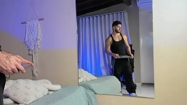 Thiago moretti online show from April 22, 4:45 pm