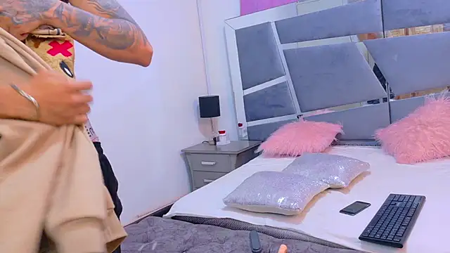 Scook Gray  online show from January 16, 9:28 pm