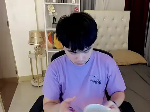 davincihugecock online show from March 6, 4:37 pm