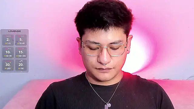 Theo Rowan online show from February 11, 7:30 pm