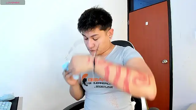 Theo Rowan online show from February 3, 7:08 pm