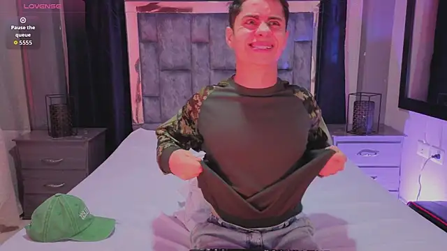 LeoMonnroe online show from April 21, 1:42 am