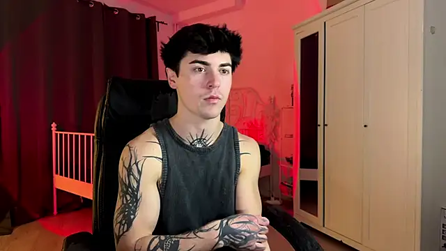 LiamFoster online show from January 12, 4:33 pm