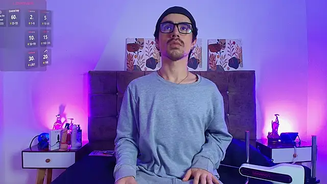 Ethan Briggs  online show from July 14, 3:33 am