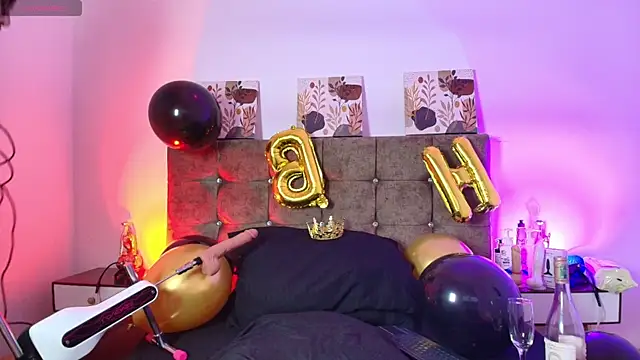 Ethan Briggs  online show from July 28, 3:36 am