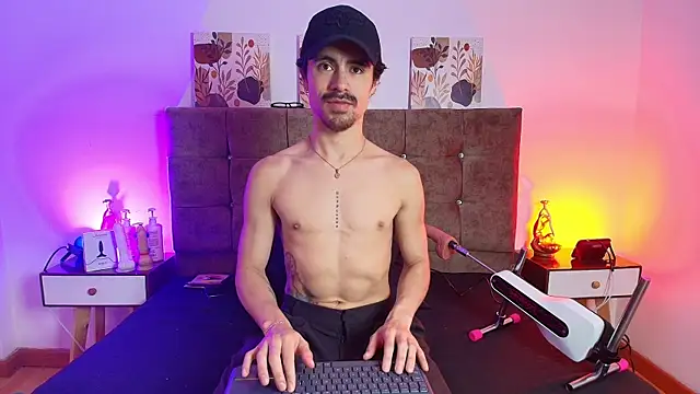 Ethan Briggs  online show from July 20, 3:45 am