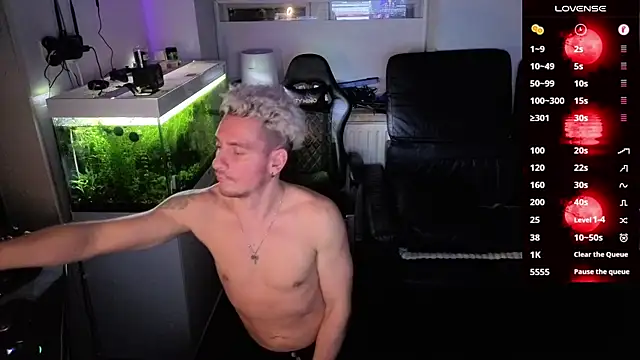 Rayzel White online show from February 21, 11:17 pm