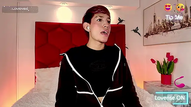 Taylor Snow online show from March 6, 8:39 pm