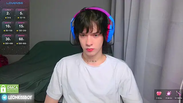 LeonBoykisser online show from April 24, 8:22 pm