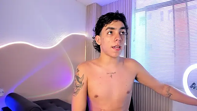 LiiamColson online show from March 4, 9:33 pm