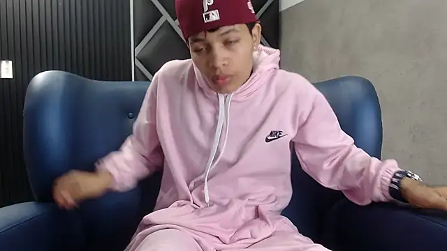 Dogan Renzo0 online show from February 2, 7:22 pm