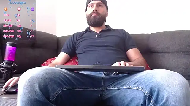 Snapshot of SpermsBank chatting on March 6, 1:46 pm SpermsBank online show from March 6, 1:46 pm
