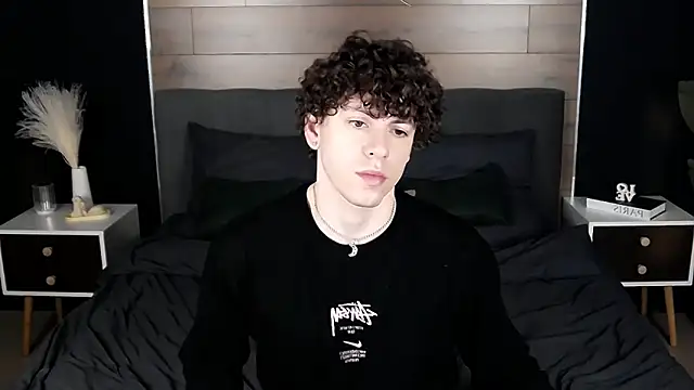 TylerGibson online show from March 3, 3:47 am