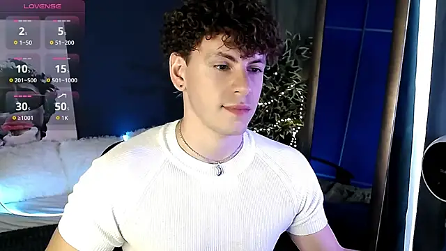 TylerGibson online show from June 18, 2:55 pm