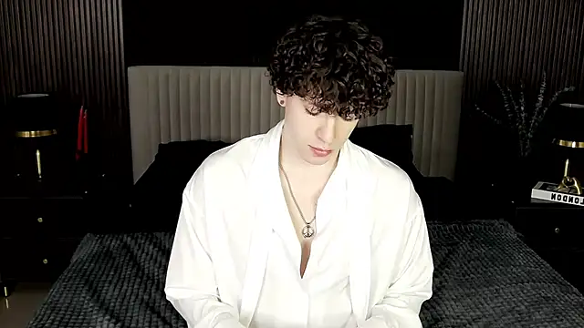 TylerGibson online show from February 27, 4:24 am