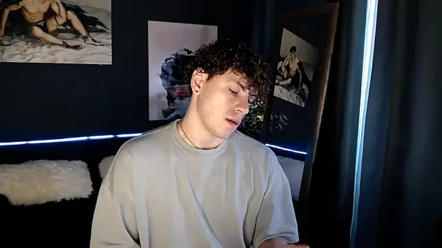 TylerGibson online show from July 22, 4:04 am