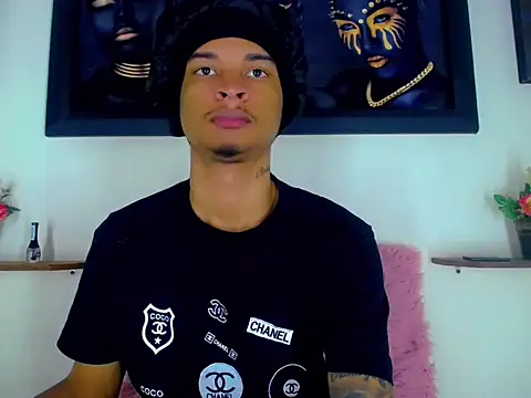 Tatoo Noah online show from April 19, 9:17 pm