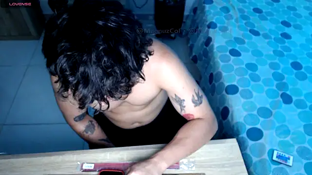 Magnuz Col online show from April 14, 4:12 am