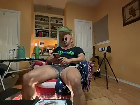 daddydonkey84 online show from July 28, 5:37 am
