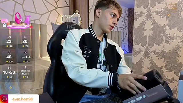 EVAN TAY online show from April 24, 3:09 am