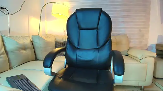 ricky spensar23cm  online show from April 23, 3:11 am