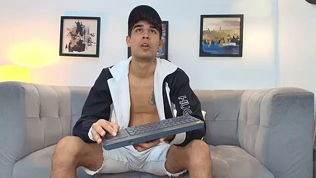 PRETTY COCK1 online show from February 15, 7:47 am