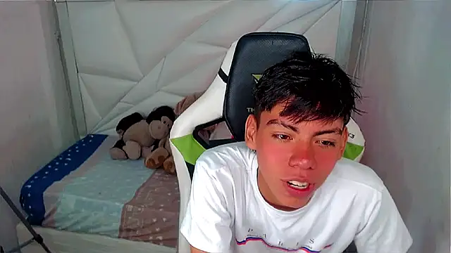 Liarr  online show from April 24, 3:09 am