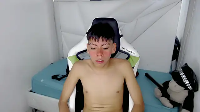 Liarr  online show from February 28, 8:52 pm