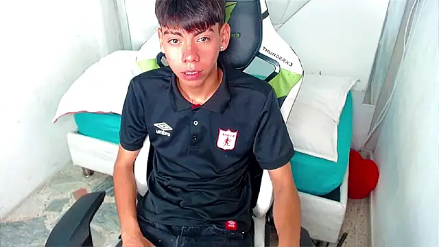 Liarr  online show from April 18, 8:09 pm