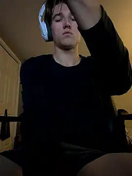 CollegeBull19 online show from April 21, 8:20 am