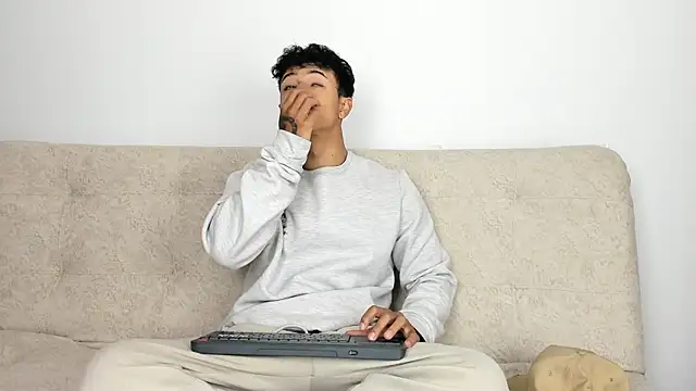  Alex Colton online show from February 16, 11:14 pm