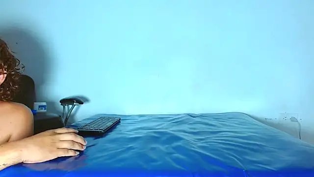 arielnoir6958 online show from March 26, 1:43 am