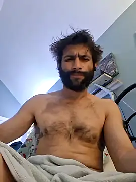 TrndSettr online show from February 15, 6:05 pm