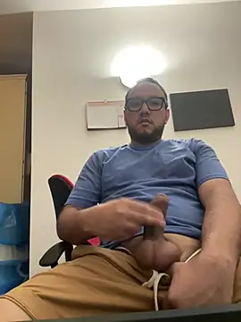 latinocalientehot online show from June 7, 7:54 pm
