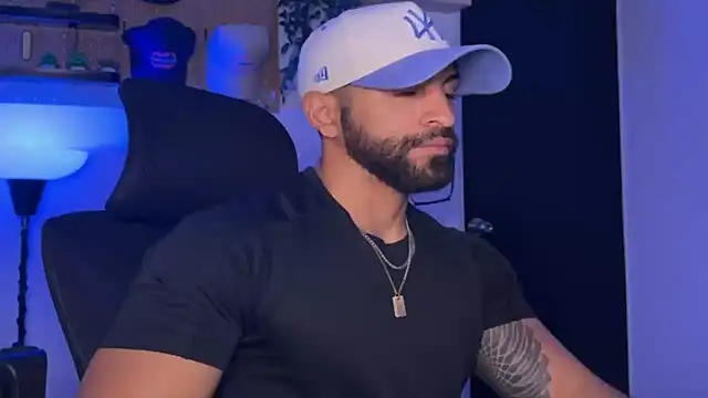 SamDornan51 online show from April 22, 3:02 am