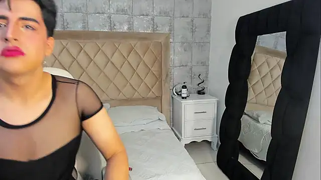 noahWolff  online show from March 6, 9:45 pm