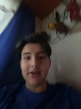 noahWolff  online show from March 8, 10:47 pm