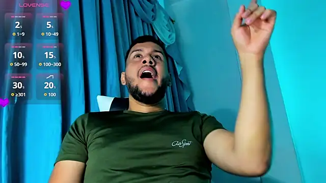 Hot Latinoboy  online show from July 23, 8:28 pm