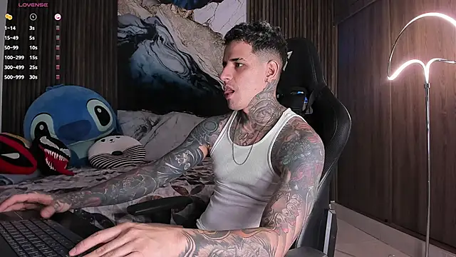 trisstann  online show from March 31, 12:12 am