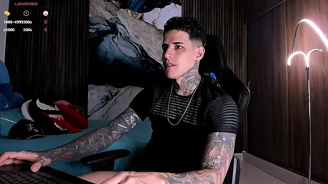 trisstann  online show from April 21, 4:35 pm