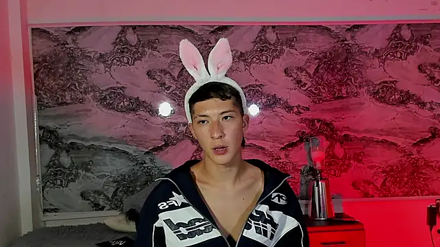 Noah Kirk  online show from March 9, 2:05 am