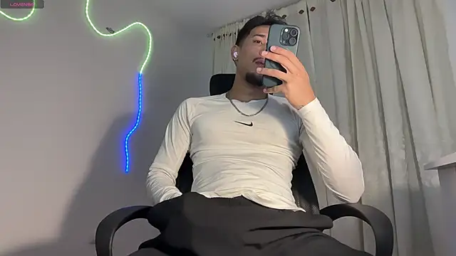 rafael stone11 online show from April 21, 12:46 am