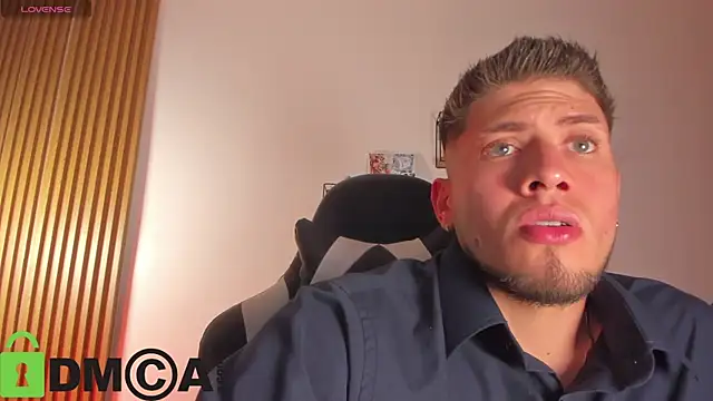 SebastianMaximoff  online show from April 8, 8:17 pm